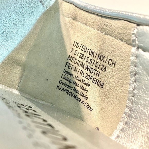 The Kenneth Cole Reaction Fern Metallic Silver Loafer Size 7.5 - Picture 13 of 14